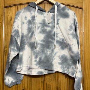 Elodie Gray Tie-Dye Cropped Hoodie – Women’s Pullover Sweatshirt